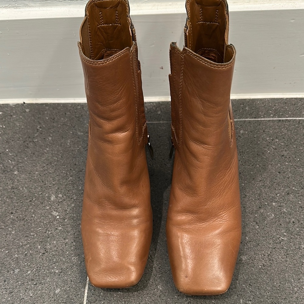 Elegant Tan Leather Ankle Boots